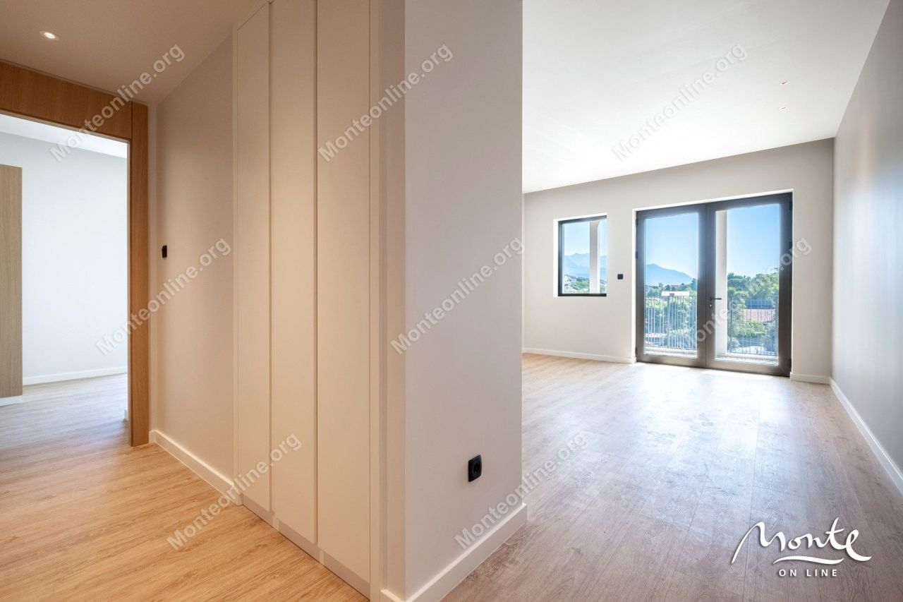 Апартаменты в Тивате, Черногория, 134 м² - фото 18