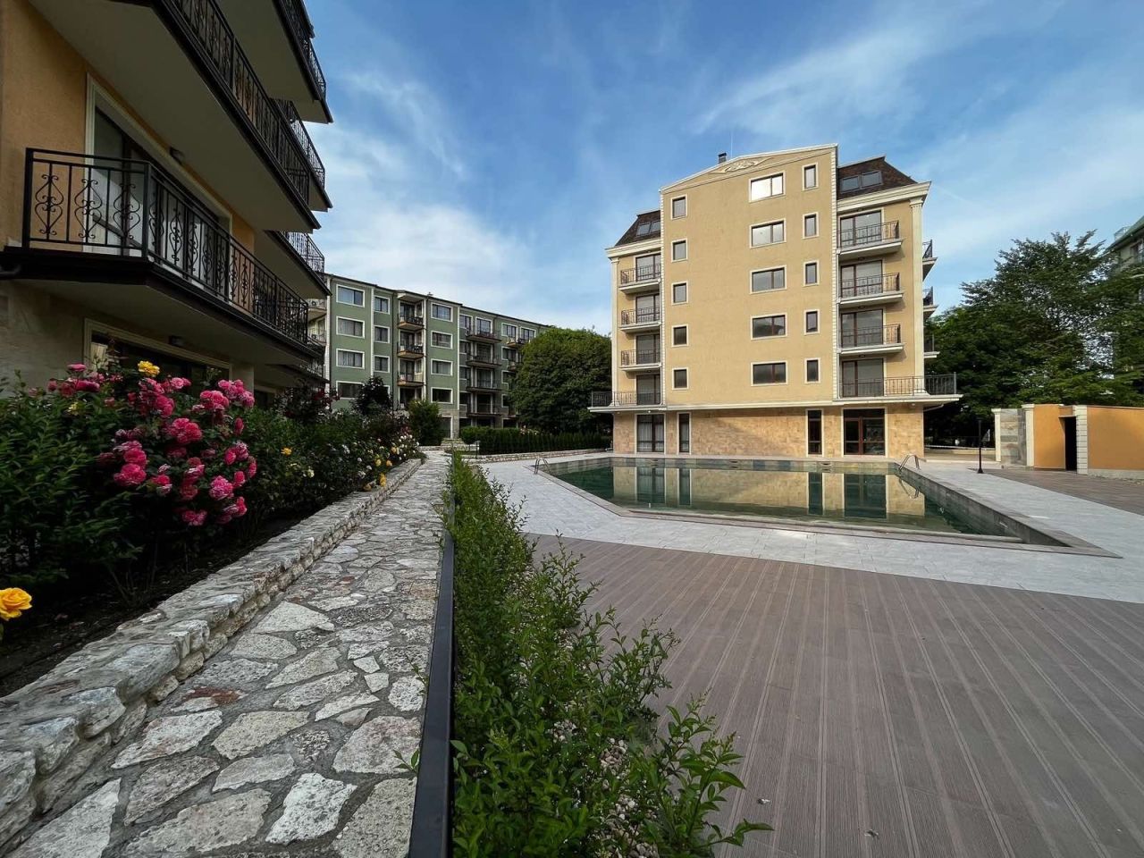 Квартира в Святых Константине и Елене, Болгария, 71 м² - фото 1