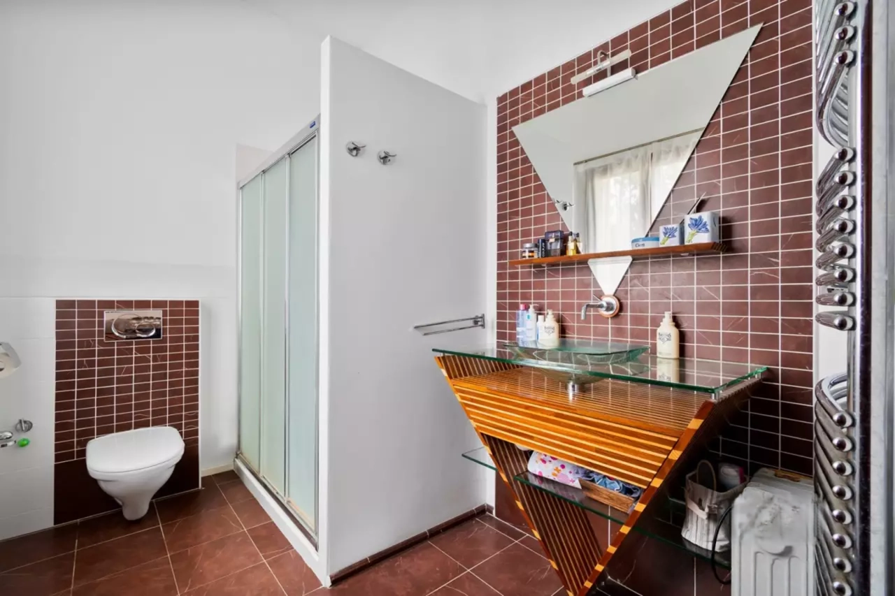 Коттедж в Париже, Франция, 600 м² - фото 16