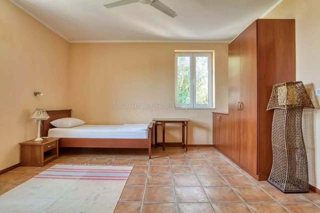 Дом в Тивате, Черногория, 546 м² - фото 8