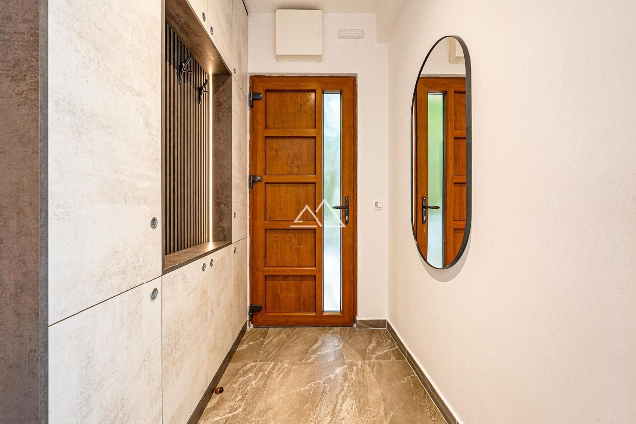 Апартаменты в Тивате, Черногория, 91 м² - фото 8