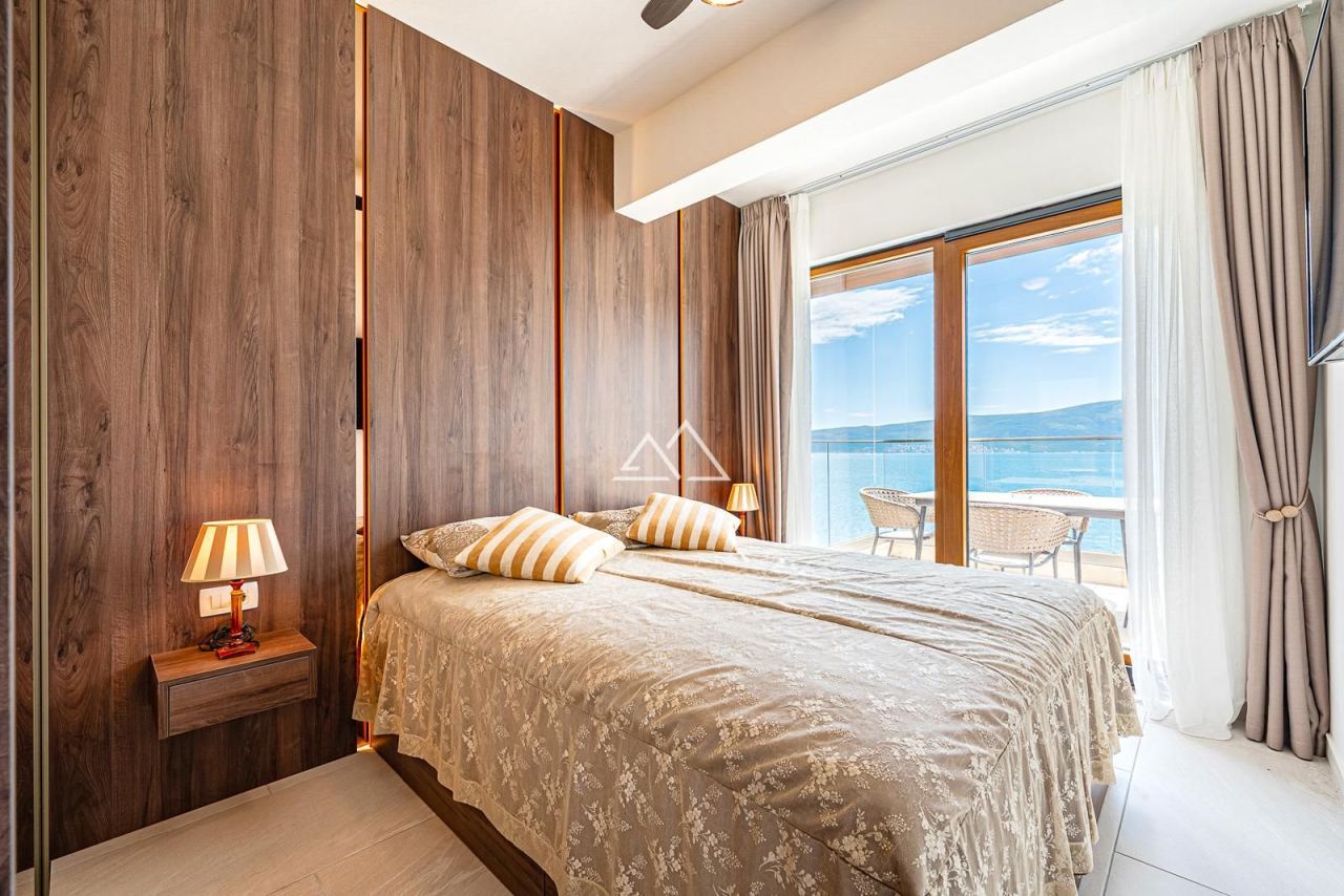 Апартаменты в Тивате, Черногория, 91 м² - фото 9