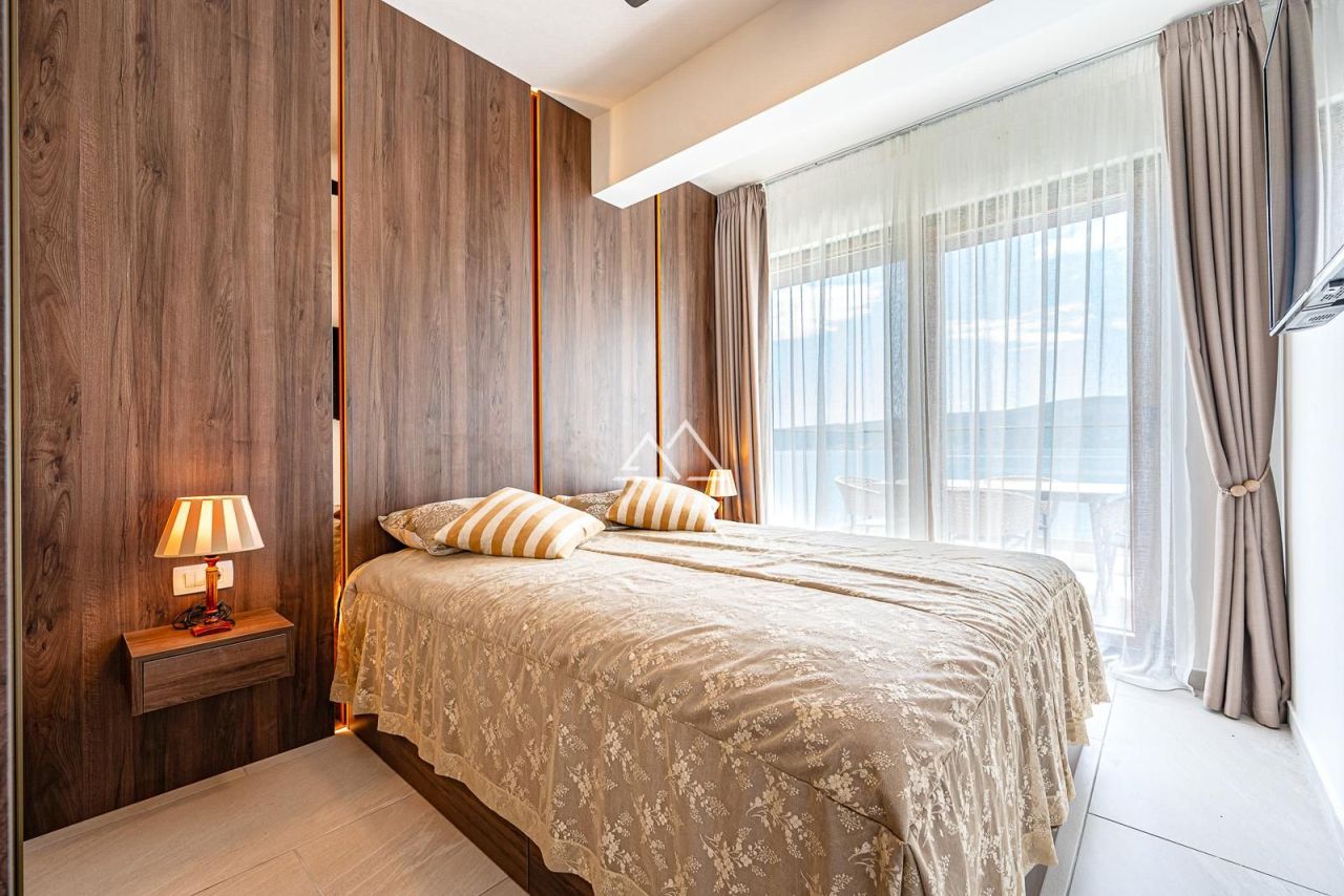 Апартаменты в Тивате, Черногория, 91 м² - фото 10