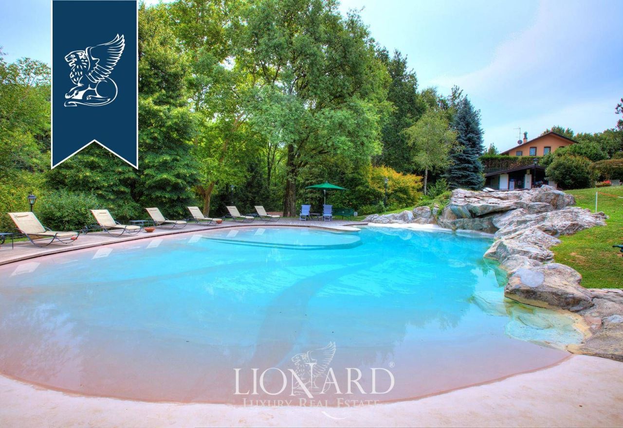 Отель, гостиница в Монце, Италия, 1 000 м² - фото 6