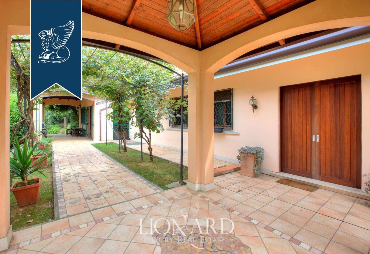 Отель, гостиница в Монце, Италия, 1 000 м² - фото 17