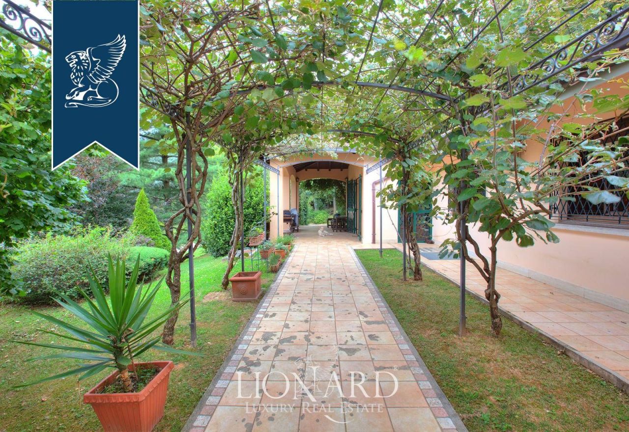 Отель, гостиница в Монце, Италия, 1 000 м² - фото 18