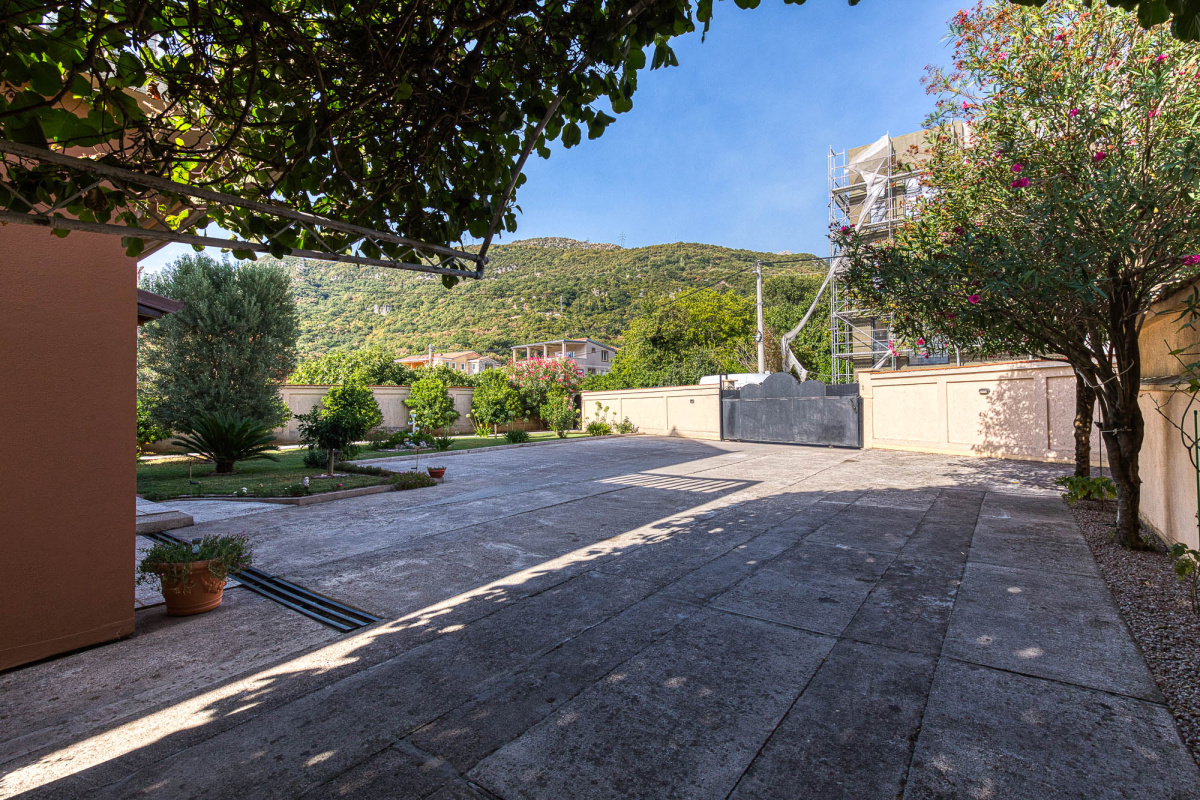 Дом в Будве, Черногория, 1 500 м² - фото 4