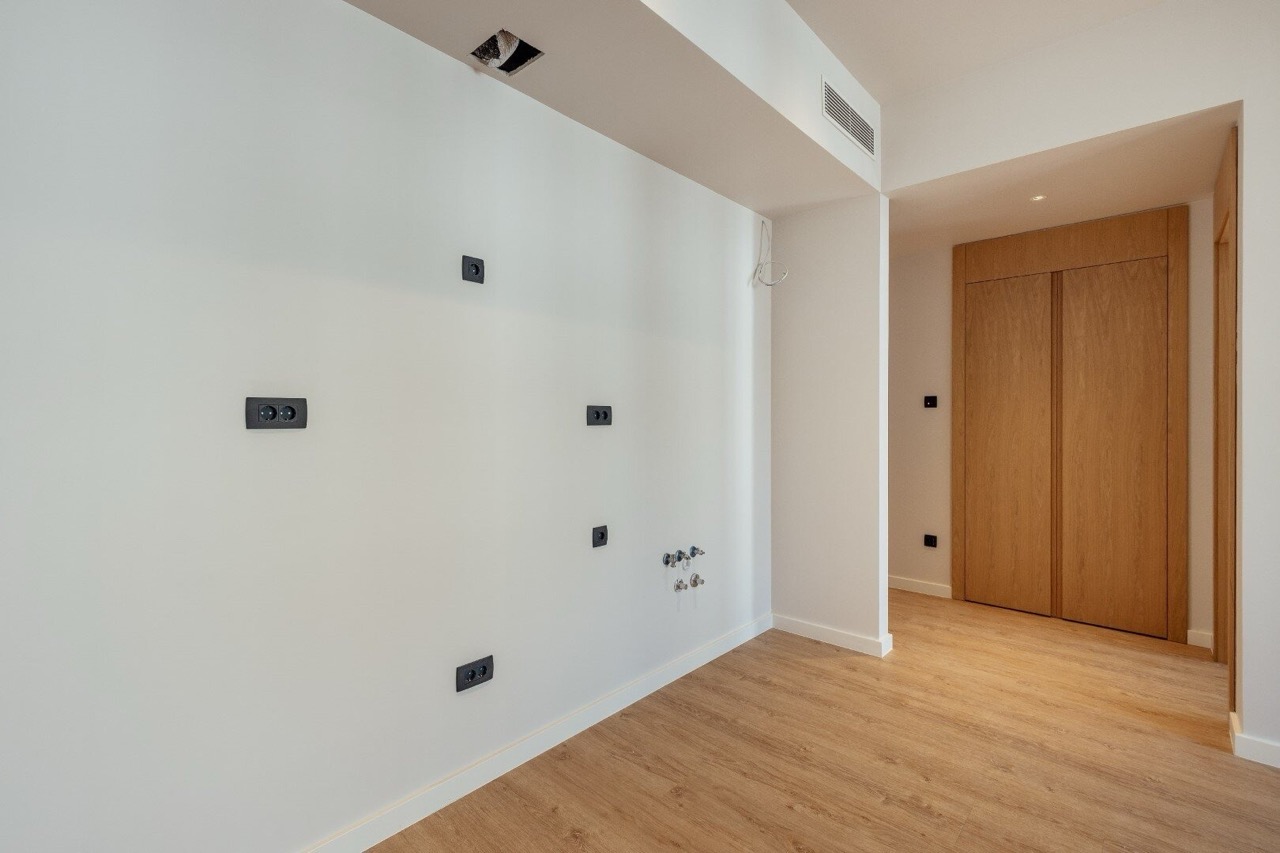 Квартира в Тивате, Черногория, 68 м² - фото 9