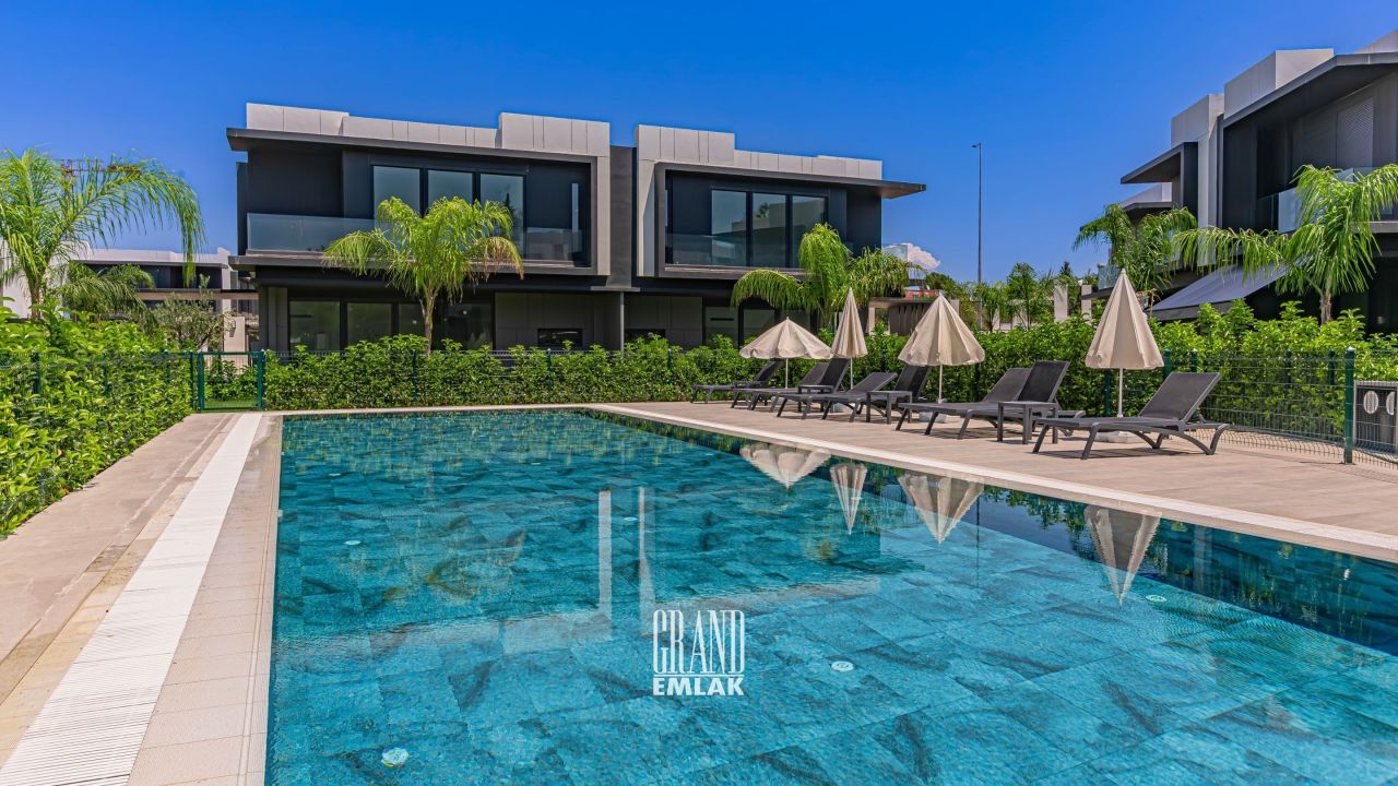 Вилла в Анталии, Турция, 275 м² - фото 1