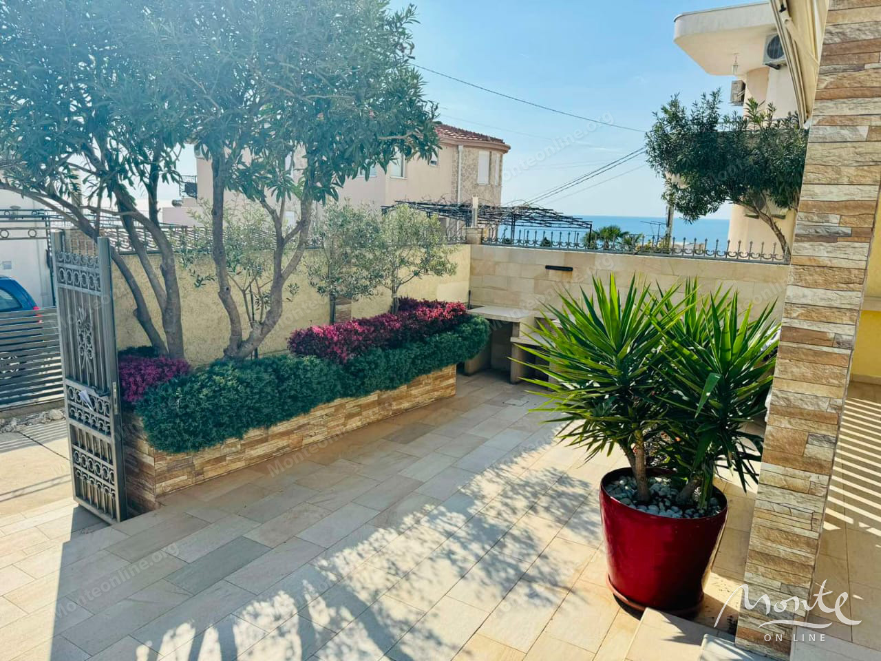 Вилла в Добра Воде, Черногория, 290 м² - фото 2