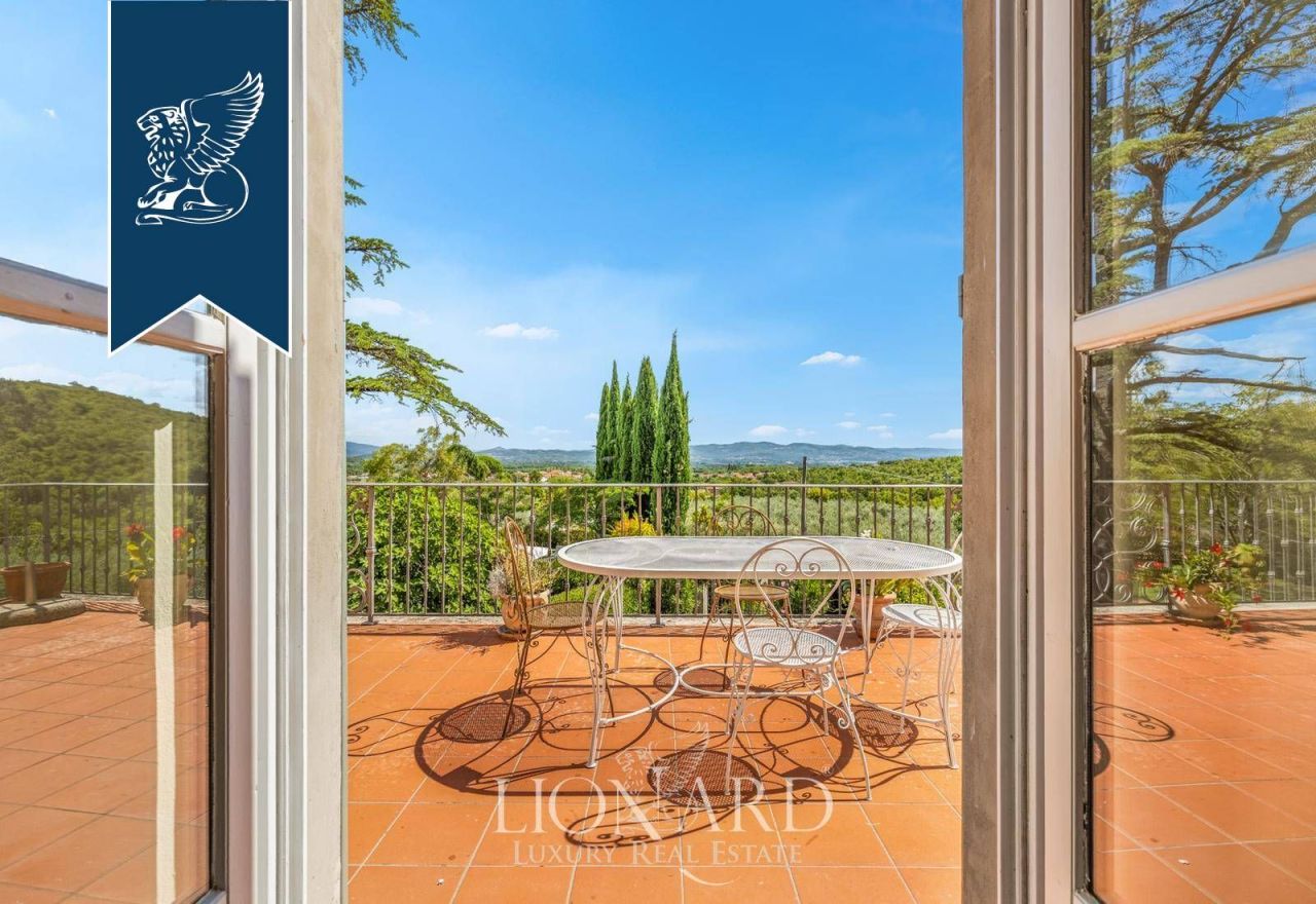 Вилла в Ареццо, Италия, 1 000 м² - фото 5