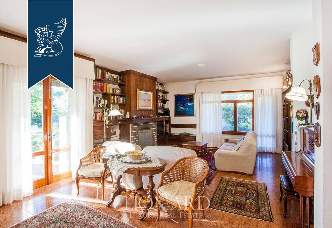 Вилла в Форте деи Марми, Италия, 500 м² - фото 10