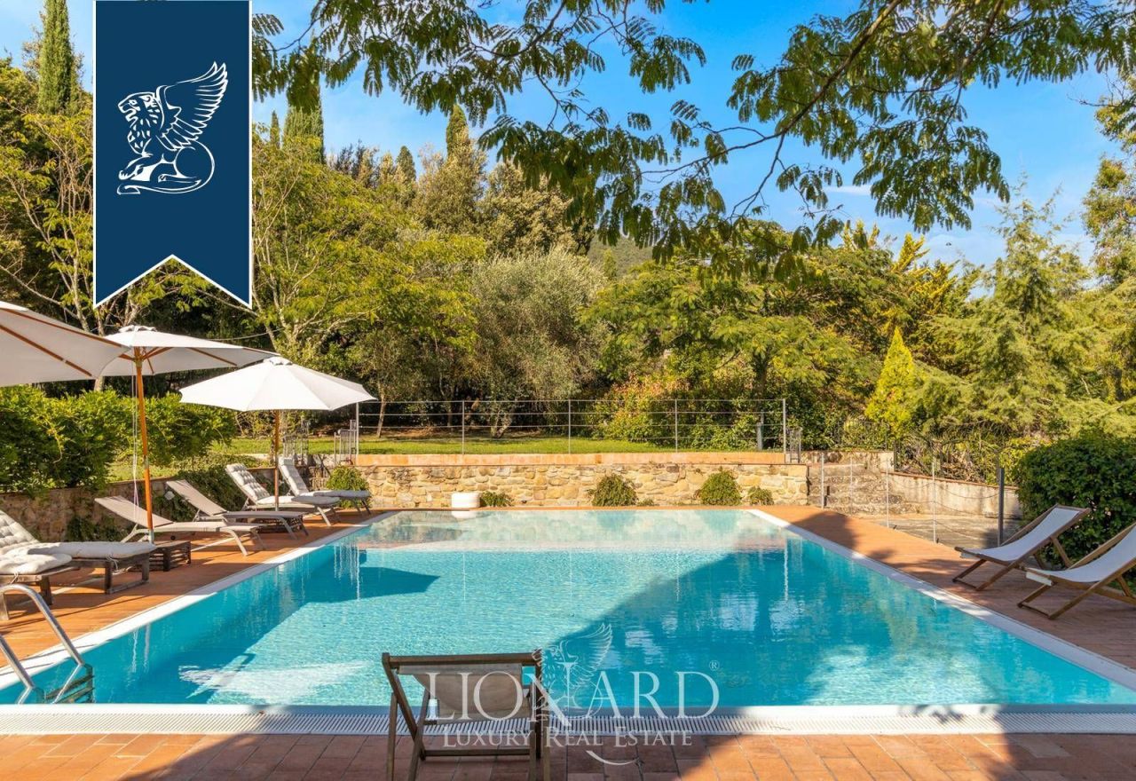 Вилла в Ареццо, Италия, 1 000 м² - фото 11