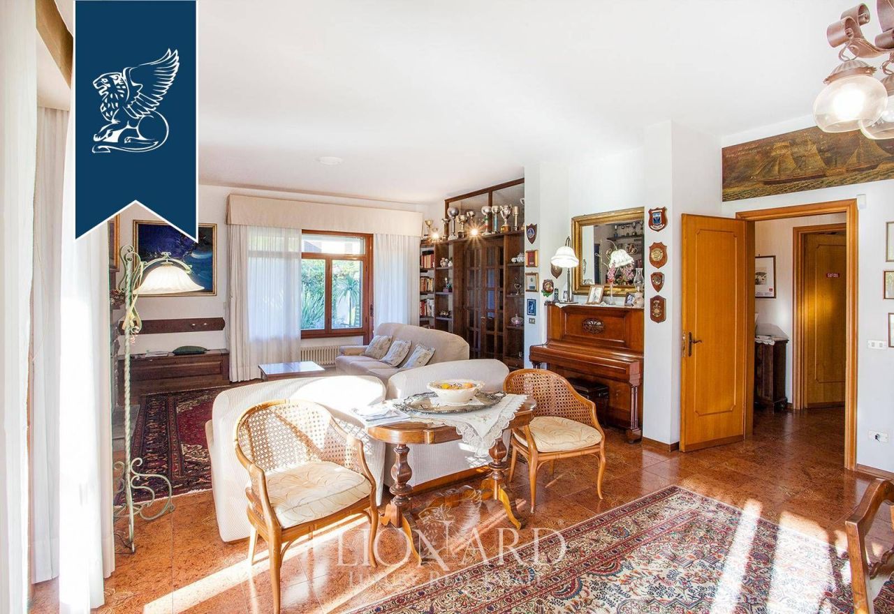 Вилла в Форте деи Марми, Италия, 500 м² - фото 11