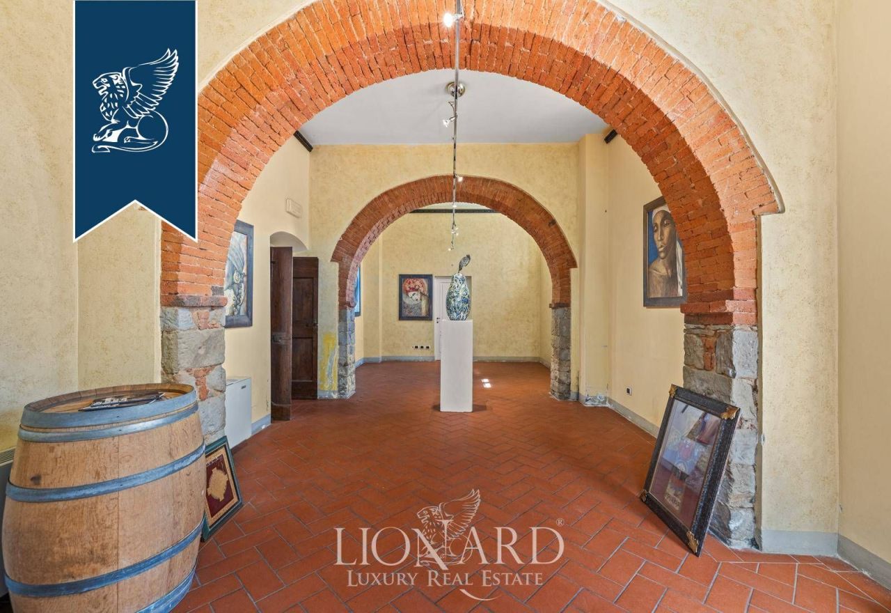 Вилла в Ареццо, Италия, 1 000 м² - фото 13