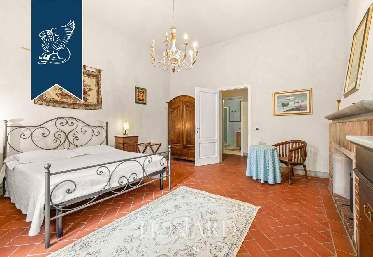 Вилла в Ареццо, Италия, 1 000 м² - фото 17