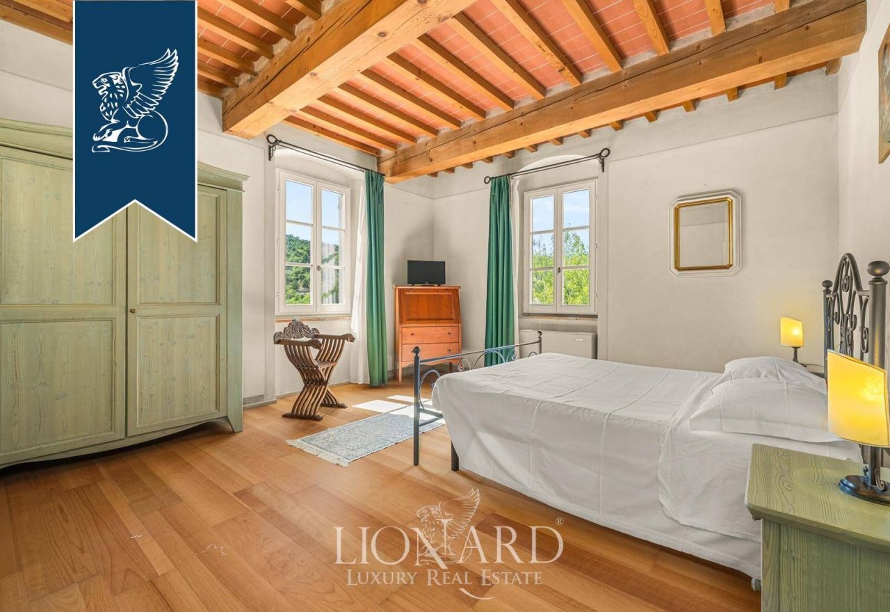 Вилла в Ареццо, Италия, 1 000 м² - фото 18