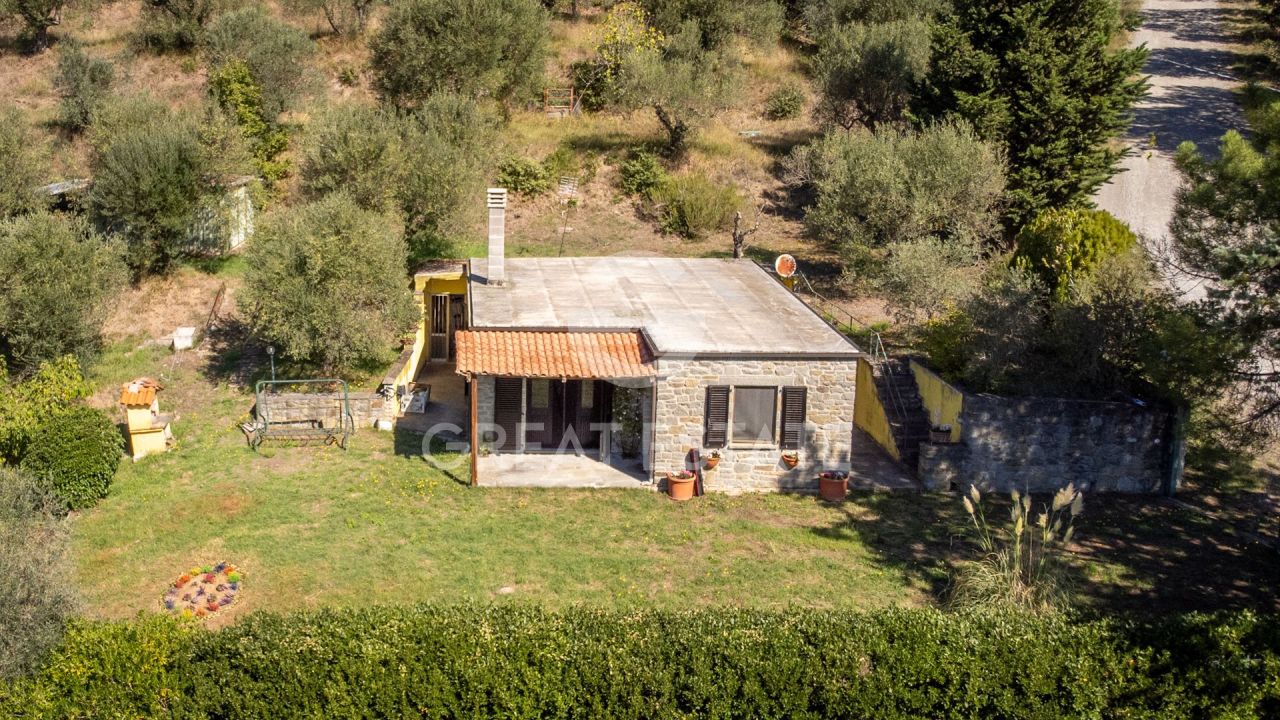 Дом в Туоро-суль-Тразимено, Италия, 73 м² - фото 1