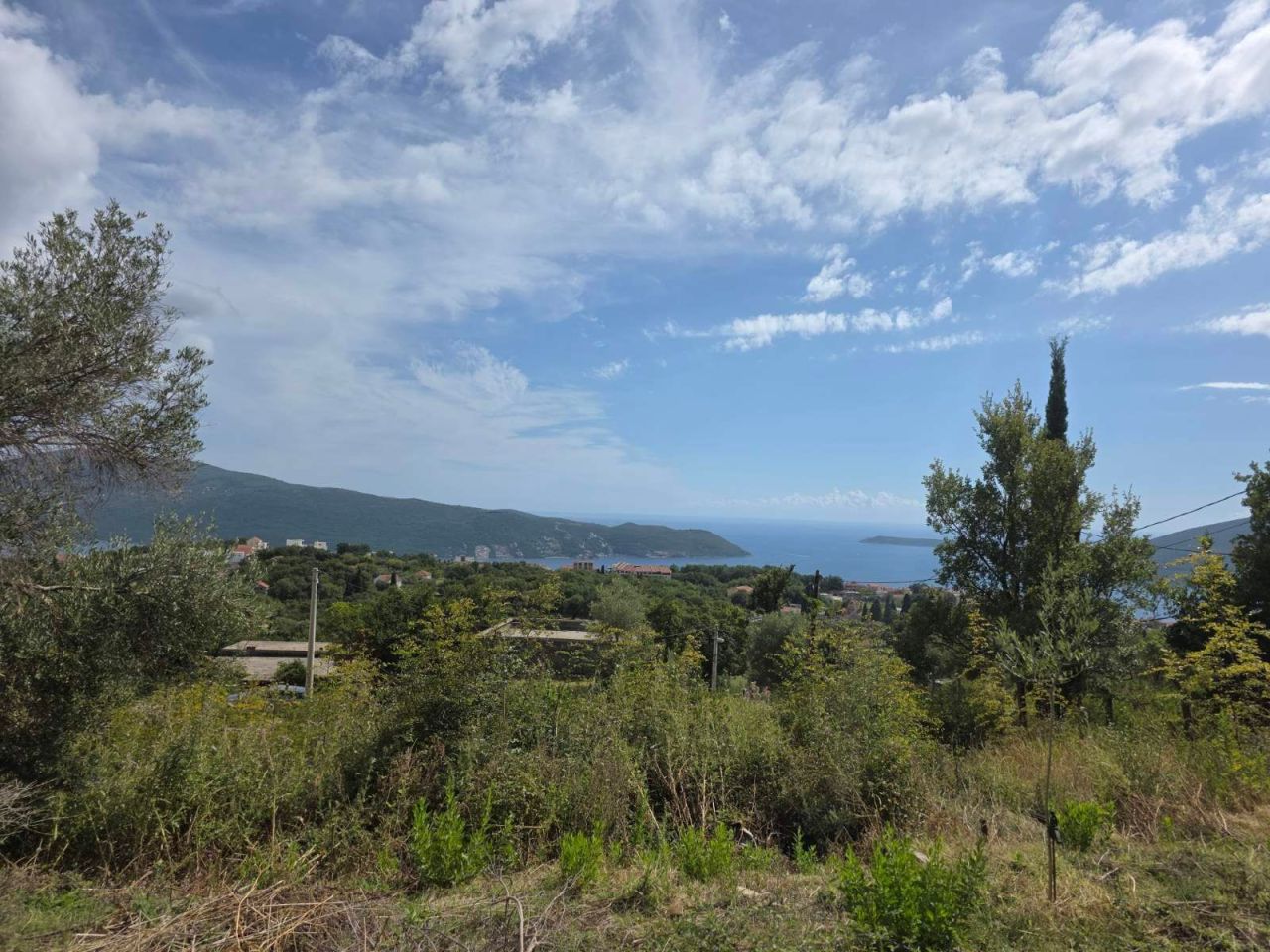 Земля Herceg Novi, Черногория, 1 058 м² - фото 1