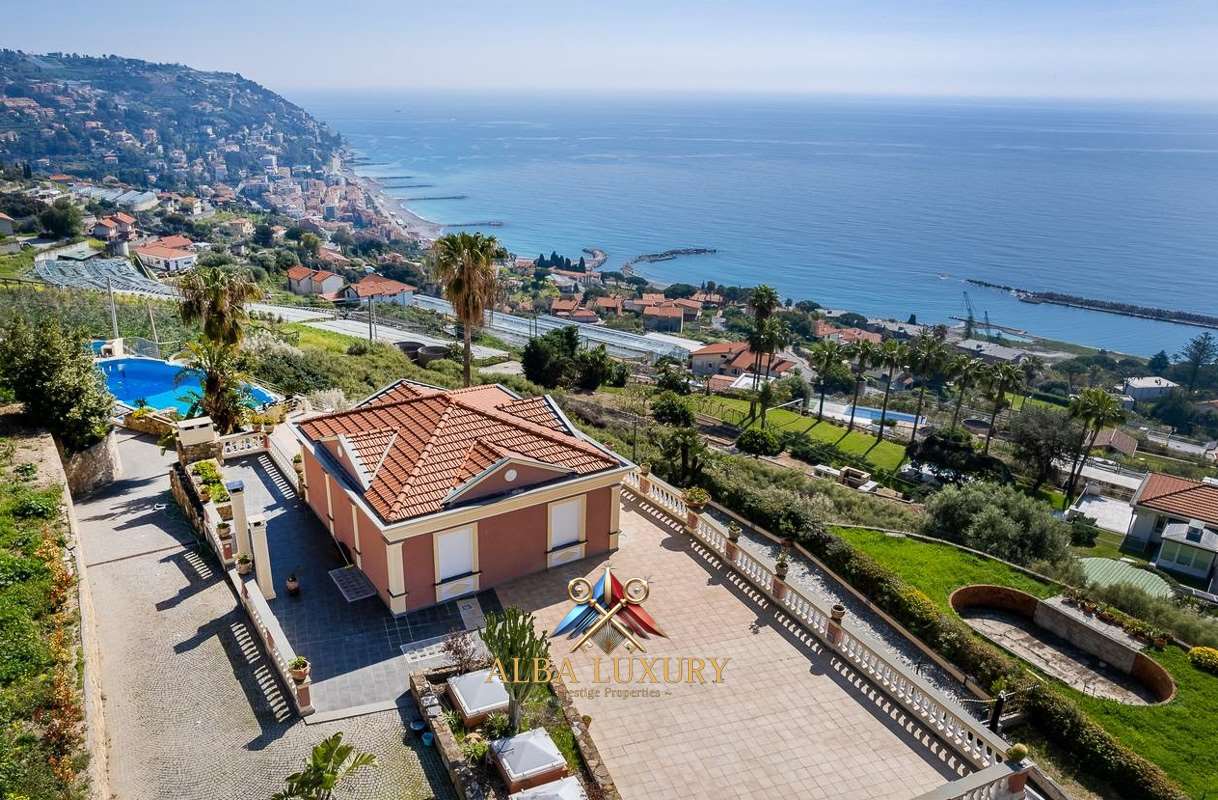 Вилла в Оспедалетти, Италия, 800 м² - фото 1