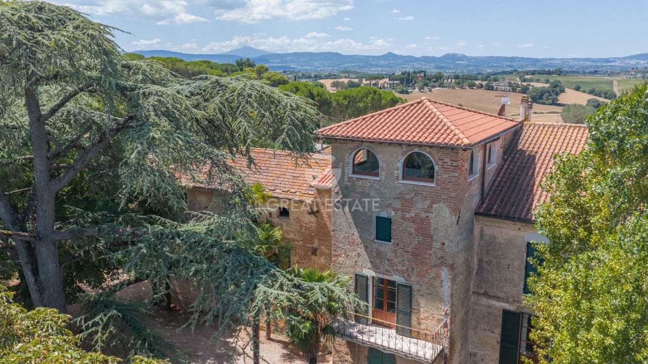 Дом в Кастильоне-дель-Лаго, Италия, 567 м² - фото 1