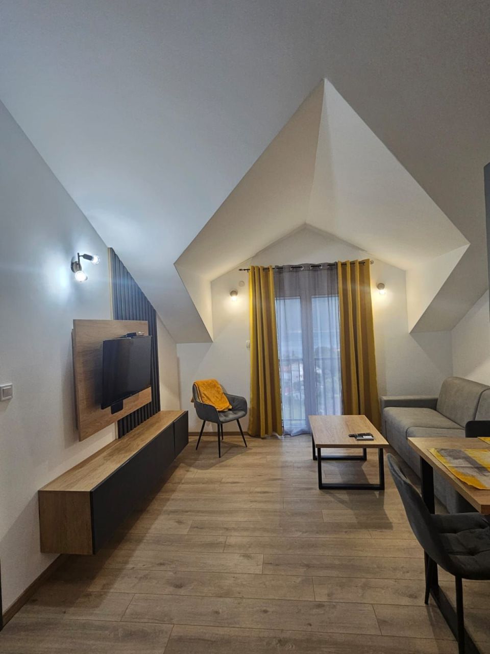 Апартаменты в Тивате, Черногория, 45 м² - фото 1