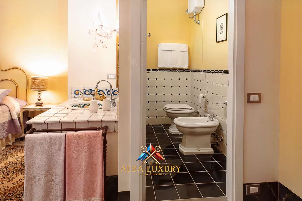 Вилла в Палае, Италия, 2 000 м² - фото 9