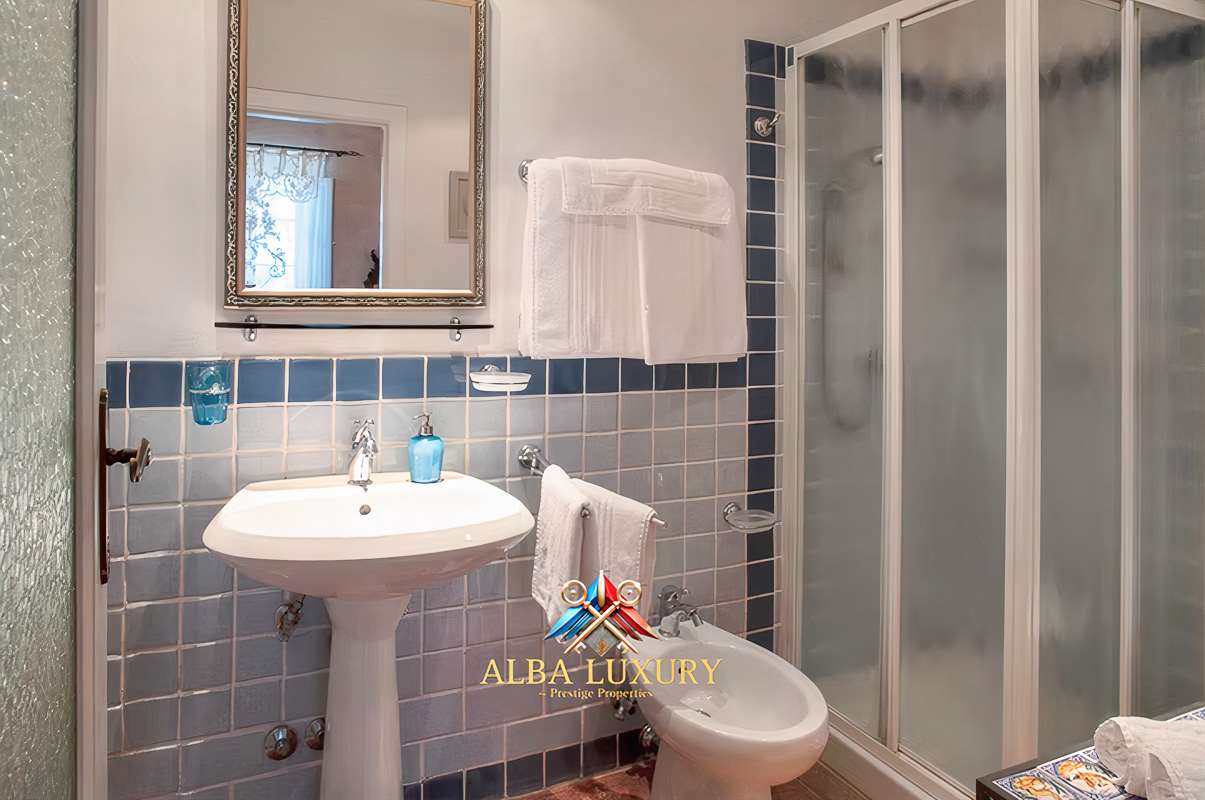 Вилла в Палае, Италия, 2 000 м² - фото 18