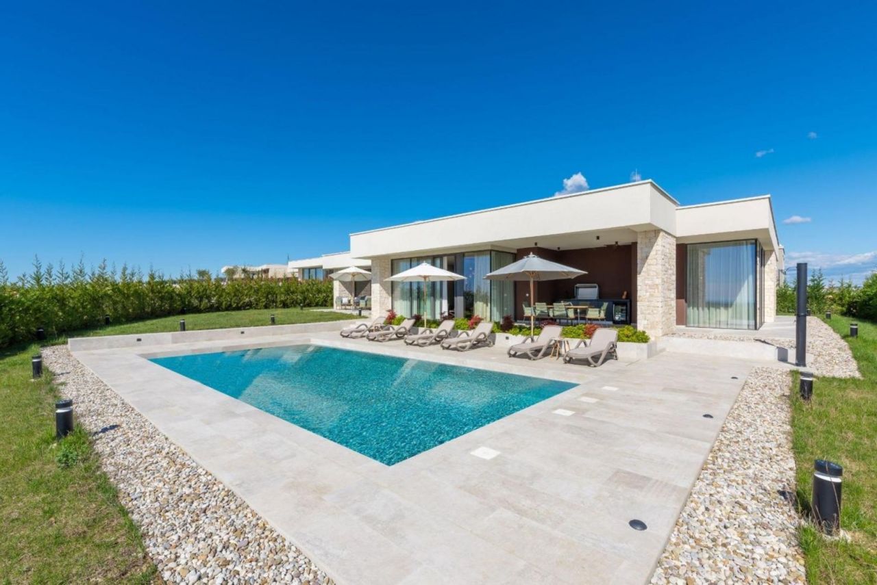 Вилла в Бртонигле, Хорватия, 341 м² - фото 1