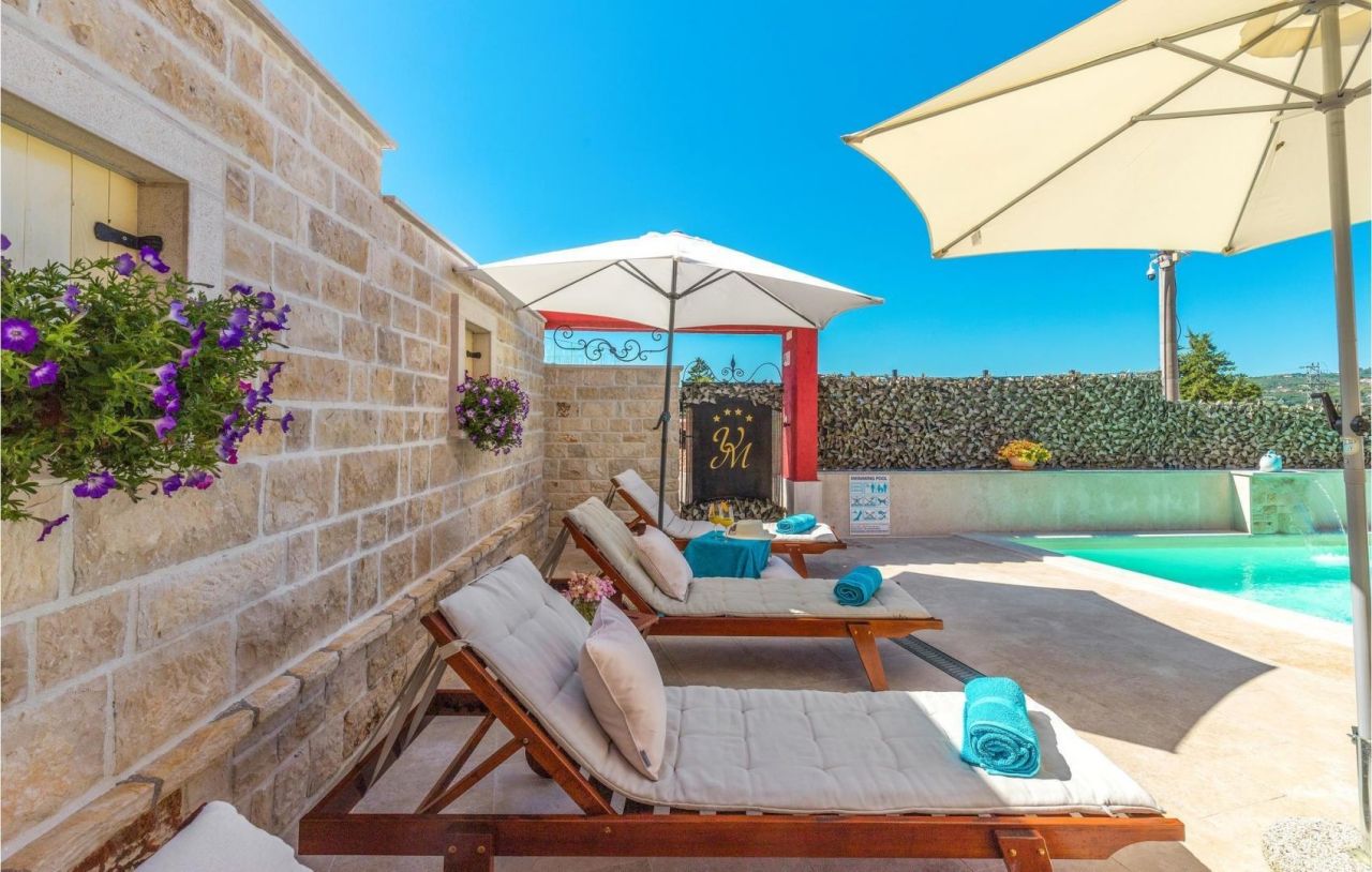 Отель, гостиница в Буйе, Хорватия, 597 м² - фото 3