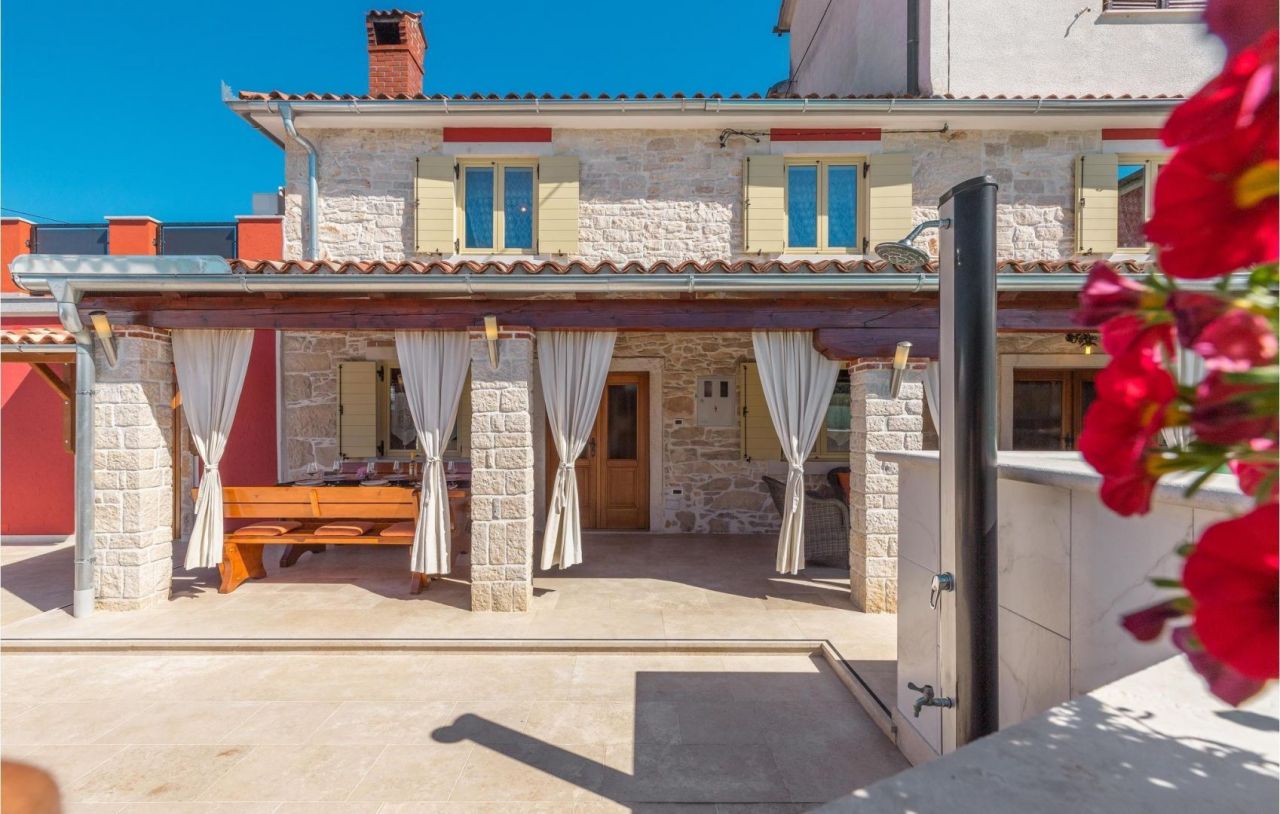 Отель, гостиница в Буйе, Хорватия, 597 м² - фото 4