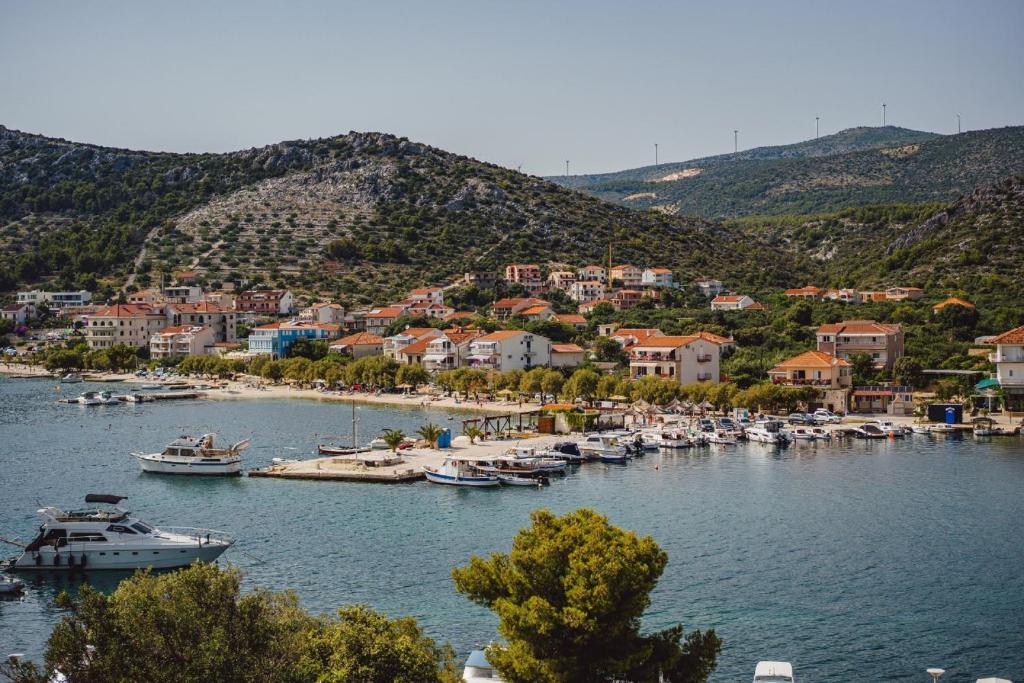 Отель, гостиница Seget, Хорватия, 1 000 м² - фото 7