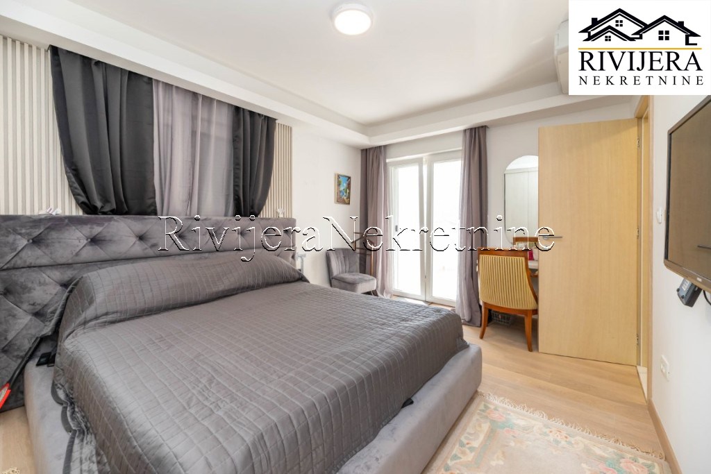 Квартира в Херцег-Нови, Черногория, 122 м² - фото 11