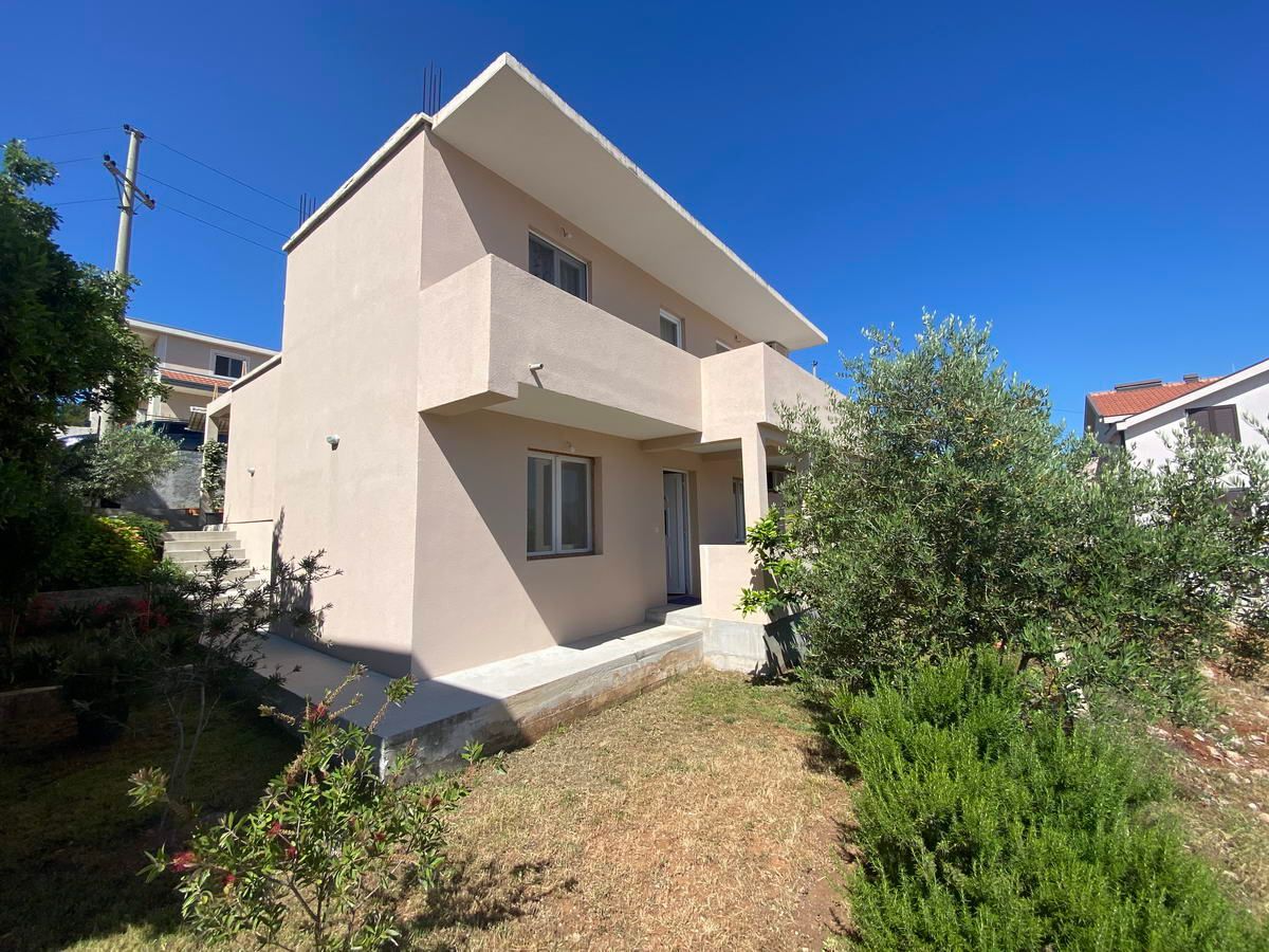 Дом в Тивате, Черногория, 160 м² - фото 1
