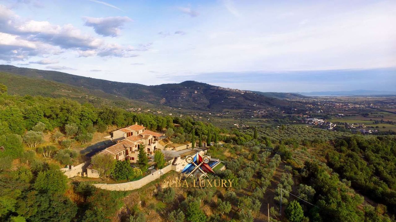 Вилла в Кортоне, Италия, 600 м² - фото 4