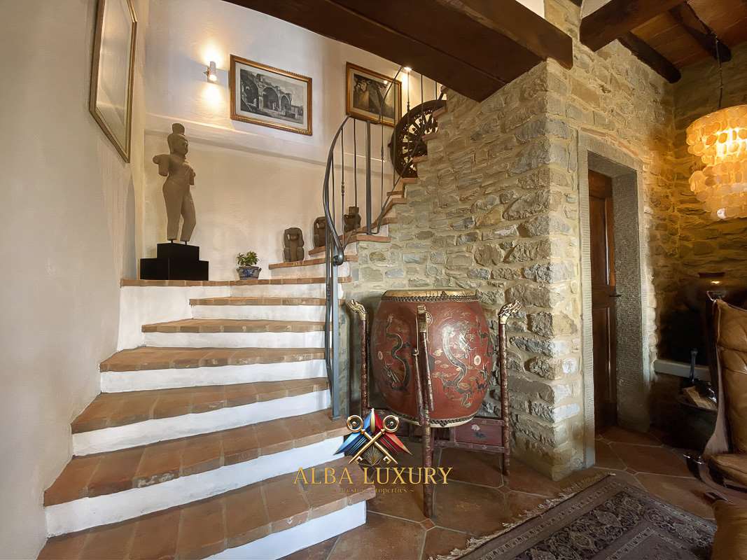 Вилла в Кортоне, Италия, 600 м² - фото 11