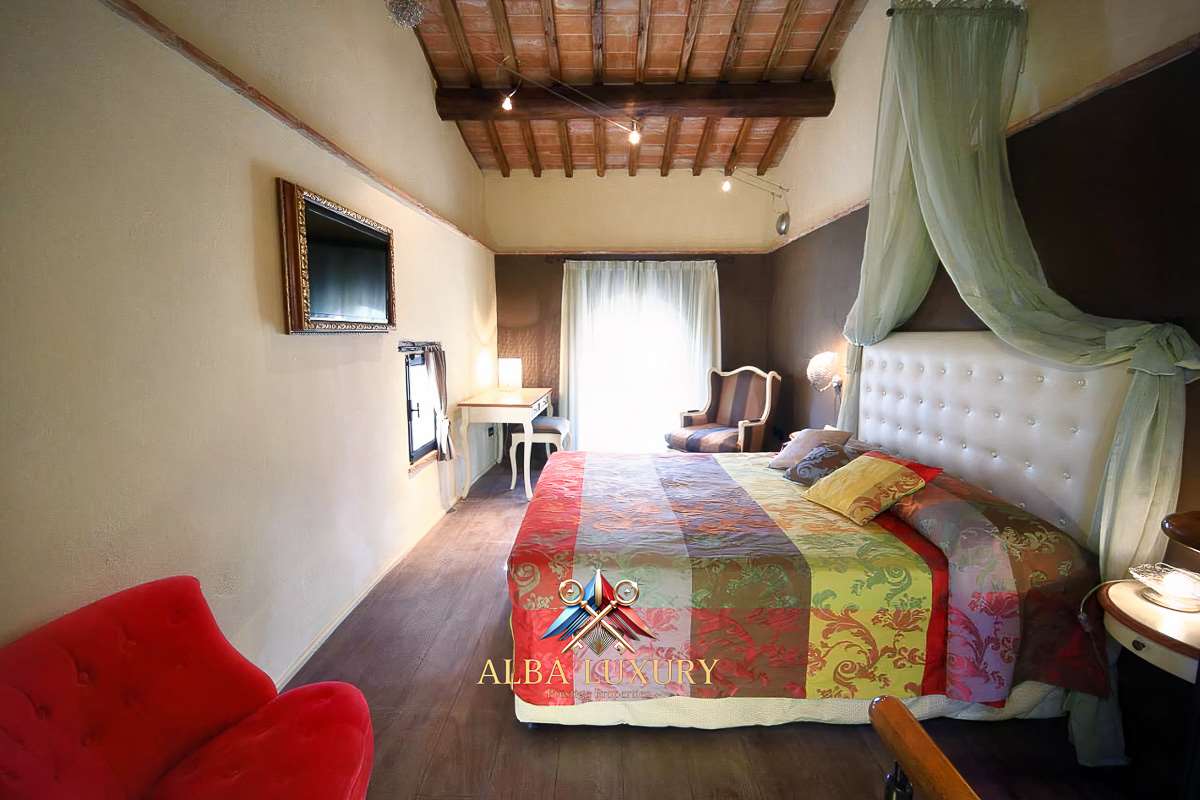 Вилла в Сан-Джиминьяно, Италия, 650 м² - фото 12