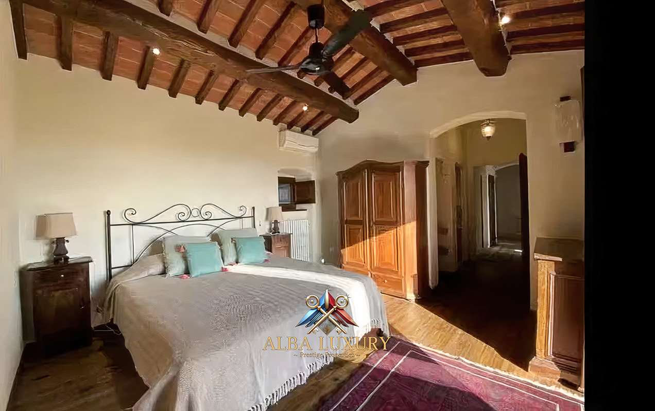 Вилла в Кортоне, Италия, 600 м² - фото 16