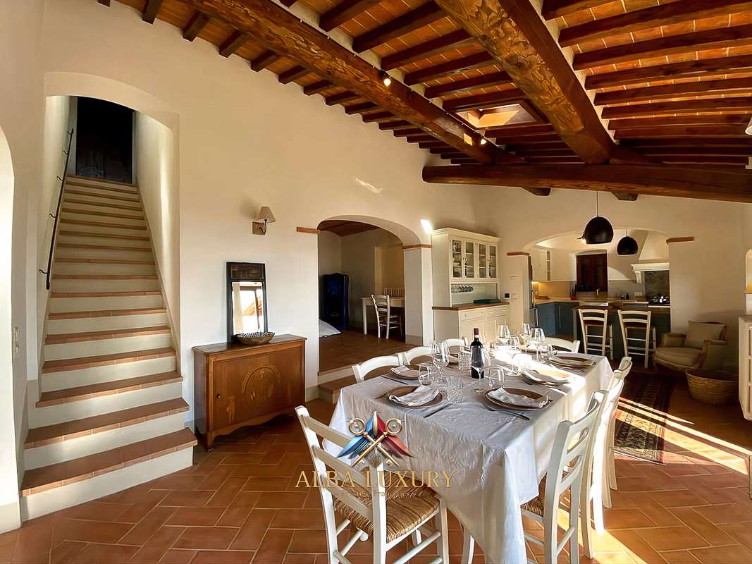 Вилла в Кортоне, Италия, 600 м² - фото 17