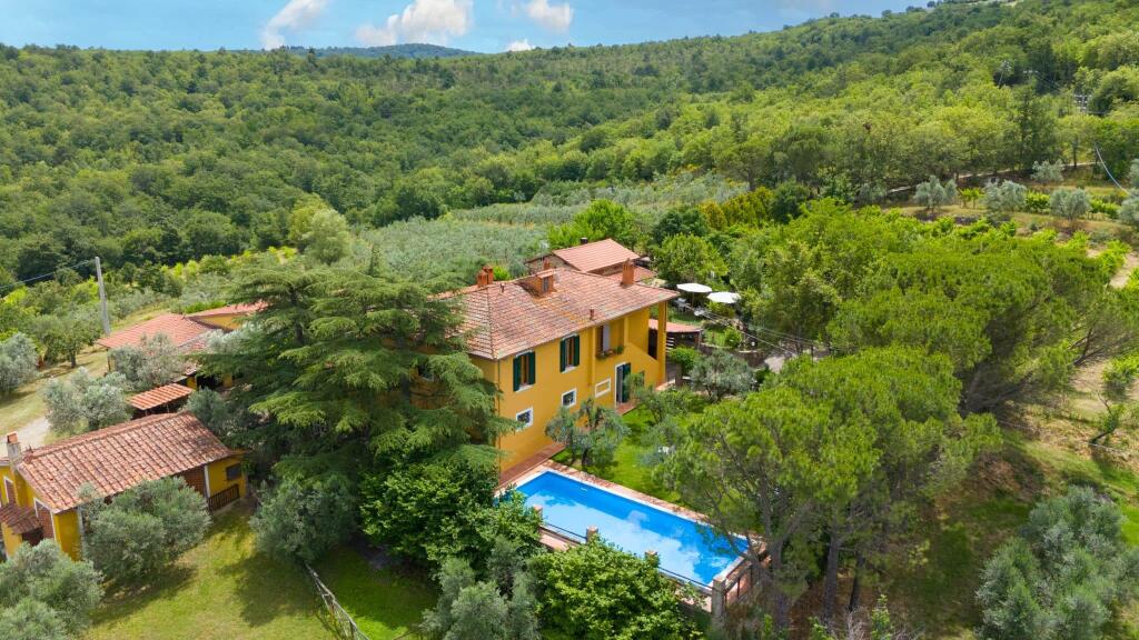 Вилла Laterina Pergine Valdarno, Италия, 900.98 м² - фото 1
