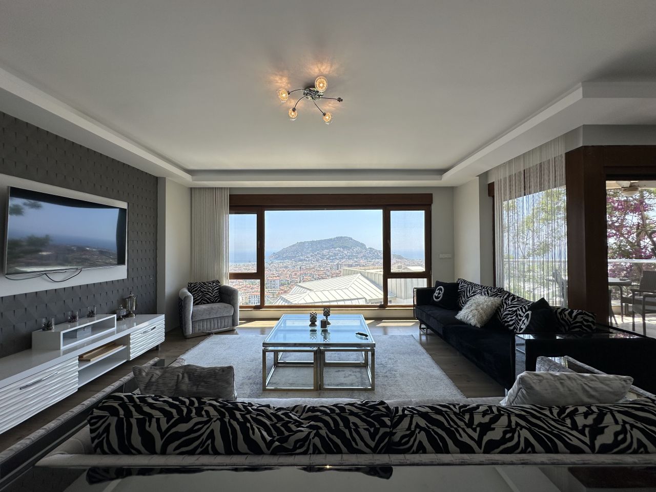 Квартира в Алании, Турция, 210 м² - фото 1