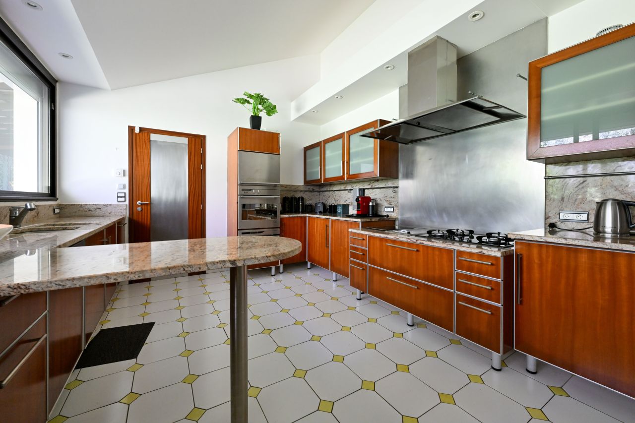 Вилла в Мужене, Франция, 520 м² - фото 12