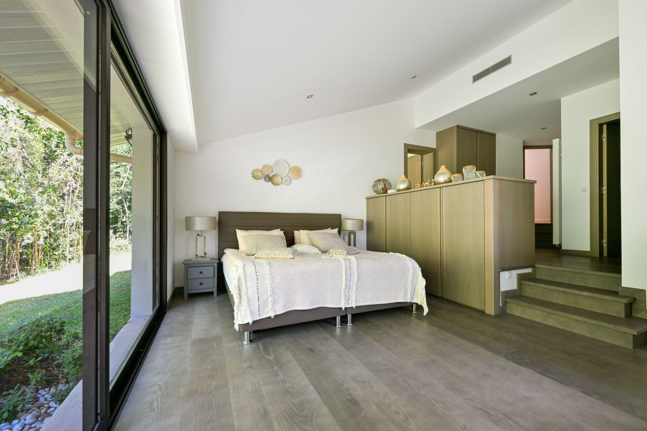 Вилла в Мужене, Франция, 520 м² - фото 15