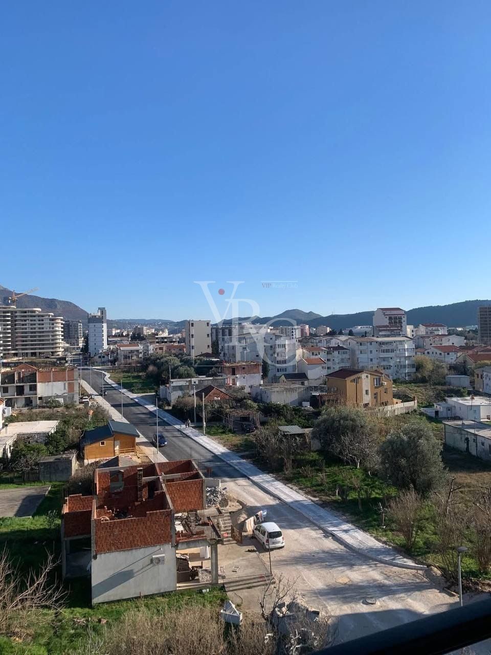 Квартира в Баре, Черногория, 69 м² - фото 1