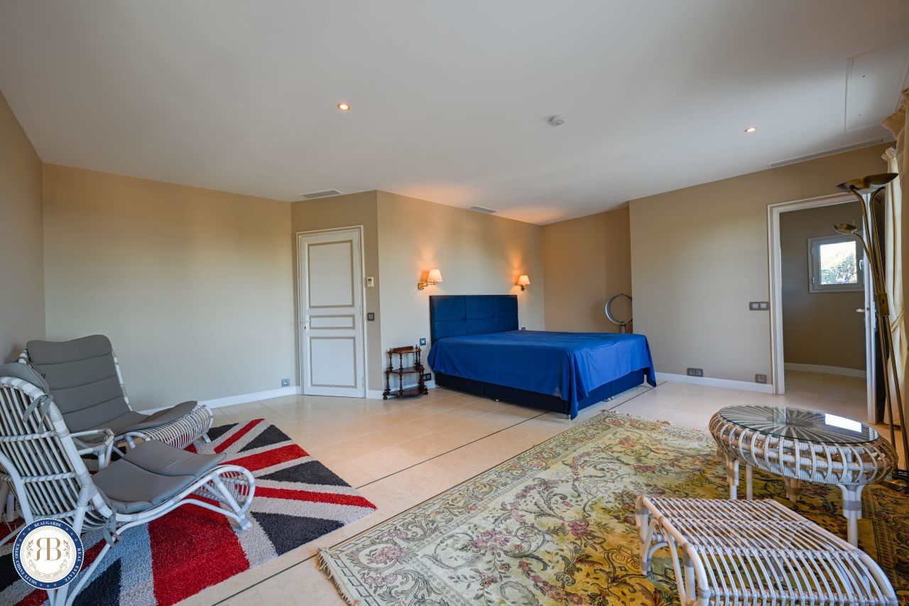 Вилла в Кап д’Антиб, Франция, 230 м² - фото 14