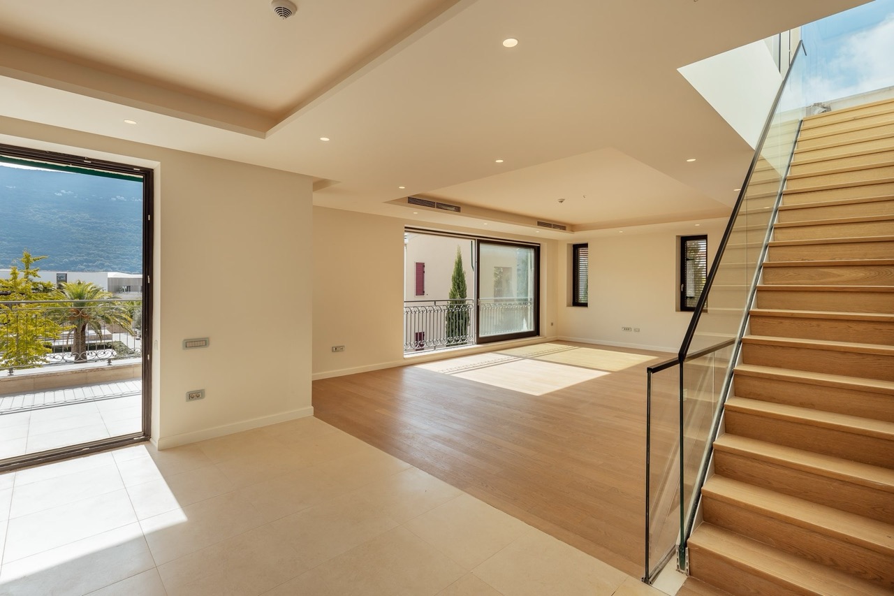 Вилла в Херцег-Нови, Черногория, 325 м² - фото 9