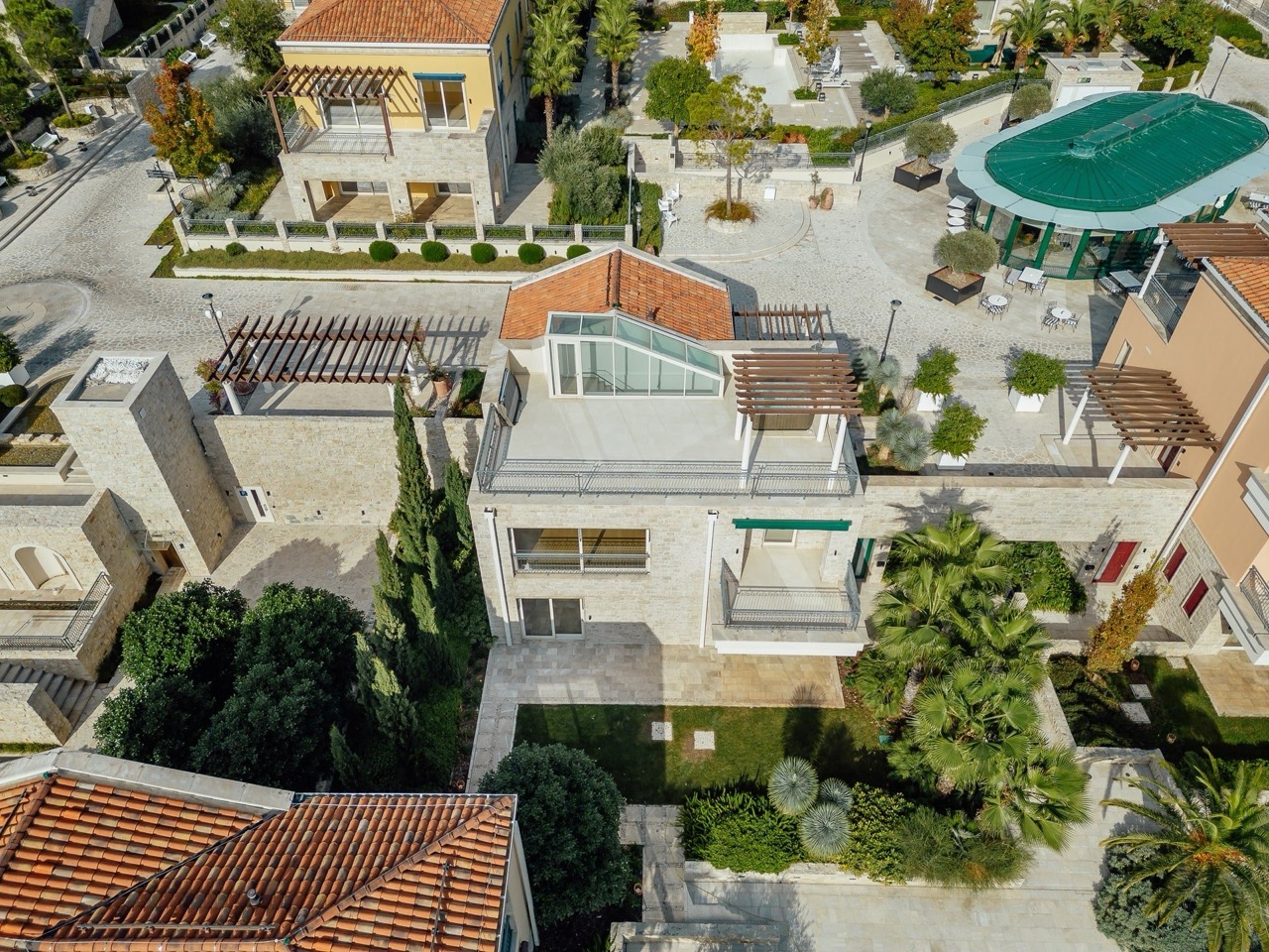 Вилла в Херцег-Нови, Черногория, 325 м² - фото 16