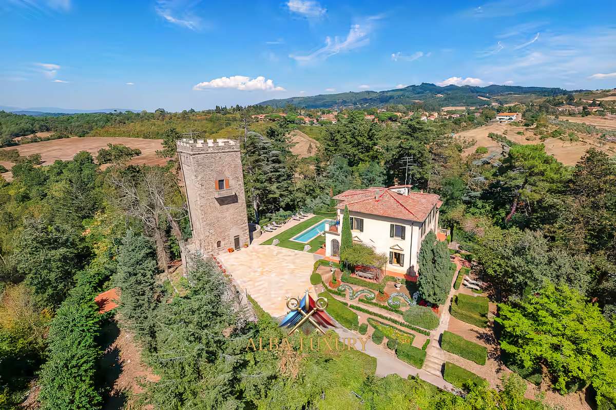 Вилла Via Mattio, Италия, 750 м² - фото 1