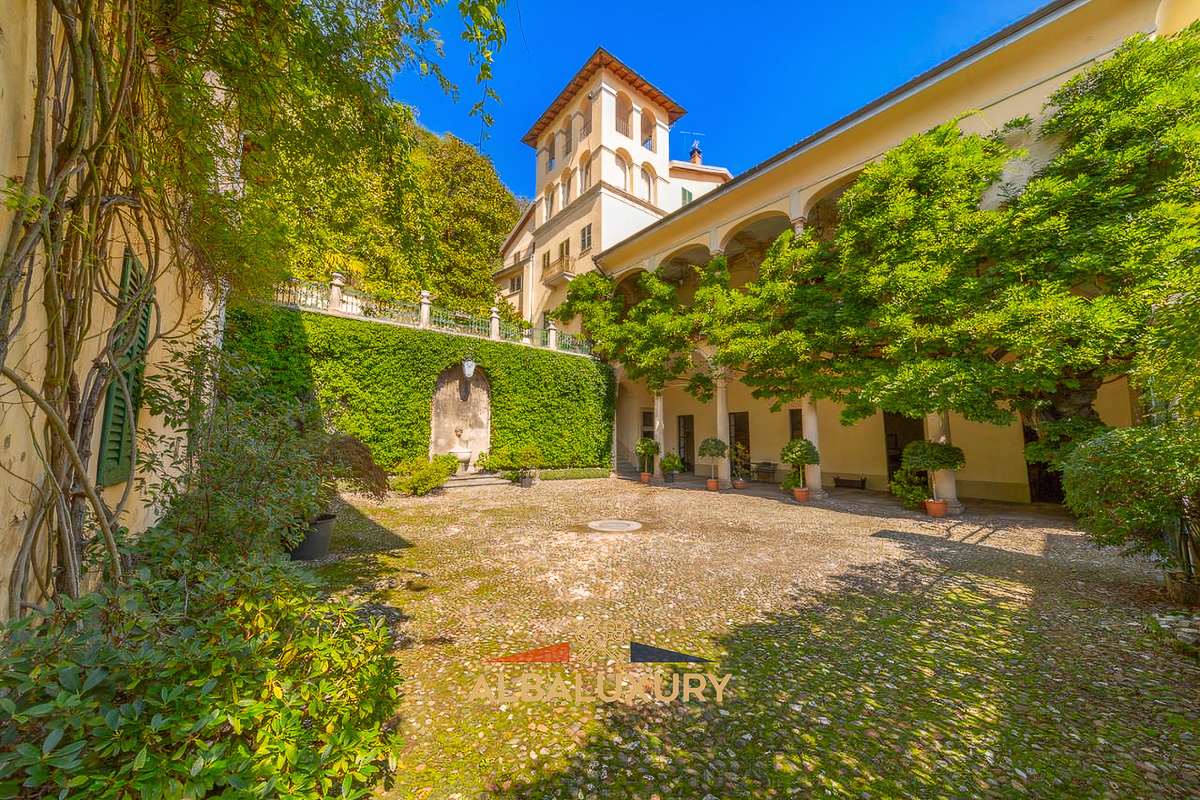 Апартаменты Via Guglielmo Marconi, Италия, 1 000 м² - фото 1
