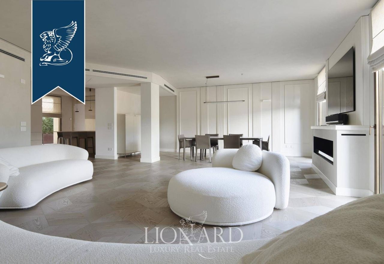 Апартаменты в Бергамо, Италия, 270 м² - фото 1